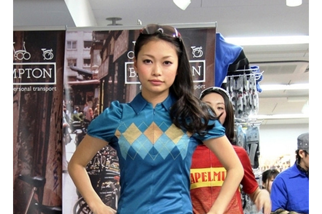 ちゃりん娘も登場、スポーツ自転車販売のワイズロード大阪がファッションショー 画像