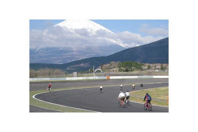 富士スピードウェイで自転車走行会「2015 FUJI FREE RIDE＋」今中大介のサイクリングレッスン開催 画像