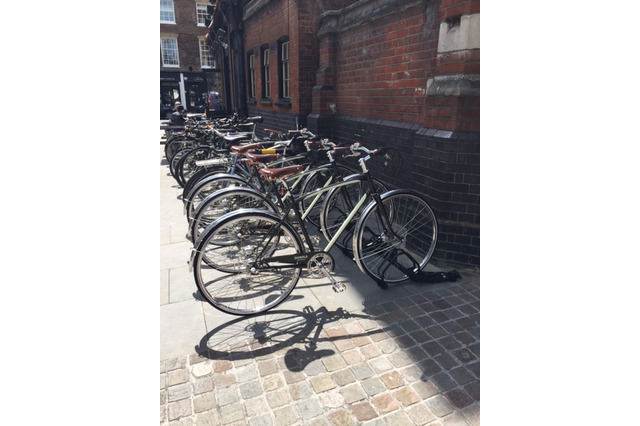 【LONDON STROLL】話題のホテルChiltern Firehouse、自転車「Shinola」を貸し出し 画像