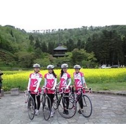 　女優・北川えりの自転車コラム「タイヤがあればどこまでも」の第7回を公開しました。今回のタイトルは「仲間とサイクリングしよう」。