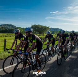エキポ、2015～2016年にコロンビアで自転車ツアーを実施