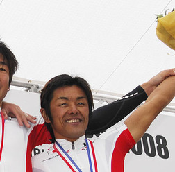　第29回オリンピック競技大会（2008／北京）の自転車競技ロードレース、マウンテンバイク日本代表選手が13日、日本自転車競技連盟から発表された。男子ロードは宮澤崇史（30＝梅丹本舗・GDR）と別府史之（25＝スキル・シマノ）で、ともに初出場。女子ロードは3大会連続