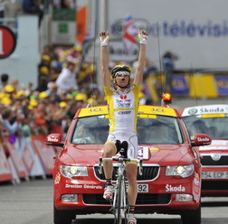 　ツール・ド・フランスが7月13日、トゥールーズからバニェールドビゴールまでの224kmで第9ステージを行い、イタリアのリッカルド・リッコ（24＝サウニエルドゥバル）が第6ステージに続く2勝目を挙げた。