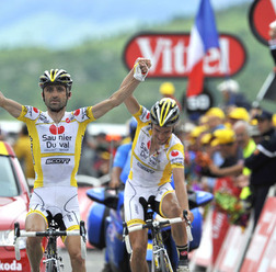 　世界最大の自転車レース、ツール・ド・フランスは7月14日、ピレネーのポー～オタカム間で第10ステージを行い、サウニエルドゥバルのレオナルド・ピエポリ（36＝イタリア）とフアンホセ・コボ（27＝スペイン）が集団を抜け出してワンツーフィニッシュ。プロ14年目のピ