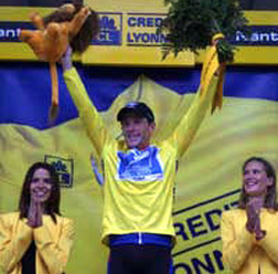 　ツール・ド・フランスを7連覇して引退した元自転車選手のランス・アームストロング（アメリカ）が、09年に現役復帰してツール・ド・フランス8勝目に挑む。9月18日に37歳となる同選手は、99年から05年まで7年連続でツール・ド・フランスを制し、最後の優勝となった05年