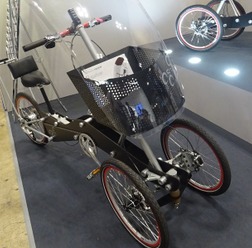 全天候対応型三輪自転車、斬新なデザインで常識を打ち破る…サイクルモード