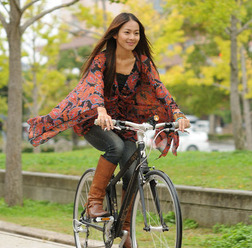 　ボサノバシンガーの小泉ニロさんがサイクルスタイルで連載コラム「ゆる～くいきます。」を開始しました。北海道生まれ、東京育ちで大阪在住。甘いもの、食べること大好き。そしてもちろん自転車も。はじける感性でつづられる連載をご期待ください！