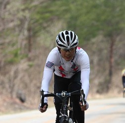 　二代目自転車名人の鶴見辰吾率いるLEGON（レゴン）が、3月21～22日に瀬戸内海のしまなみ海道を走るイベントを実施し、その参加者募集が始まった。