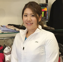 プロゴルファーの柳澤美冴、チュースとゴルフウェア契約