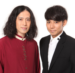 ピースの又吉直樹（左）と綾部祐二がスポーツニュース番組『追跡 LIVE！ Sportsウォッチャー』で土日のMCを担当
