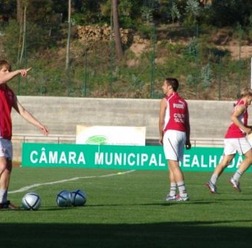 ポルトガルへのサッカーチーム遠征を手配…強化試合やトレーニングなど