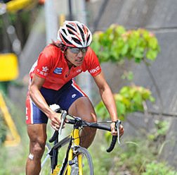　第13回ツアー・オブ・ジャパンは18日、山添村布目ダム周回コースで奈良ステージ（121.2km）が行われ、ホンコンチャイナチームの黄金宝（36＝ワンカンポー）が06年大阪ステージに続き2度目の区間優勝を果たした。同選手は山岳賞も獲得した。個人総合時間賞は、07年同ス