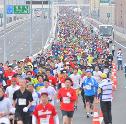 「横浜マラソン2017」が10/29開催…ランナーを3,000人増