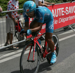 　ツール・ド・フランスは7月23日、アヌシーで距離40.5kmの個人タイムトライアルが第18ステージとして行われ、スキル・シマノの別府史之（26）が52分41秒、Bboxブイグテレコムの新城幸也（24）は53分35秒でゴールした。