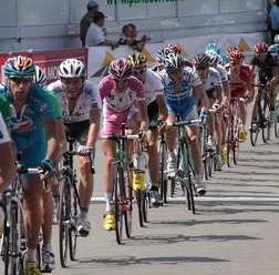 　フランスで開催されていた2日間のステージレース、パリ～コレズは8月6日にチュール～ショメイユ間の147.6kmで第2ステージが行われ、フランセーズデジュのウェズリー・サルツバーガーが優勝。総合成績ではカルミオーロのフランシスコ・ベントソが優勝した。前年の覇者
