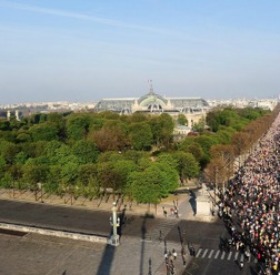 大阪マラソンがダメでも4万人が走るパリマラソンがある