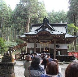 パワースポットとして全国的に有名な御岩神社