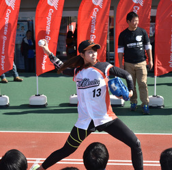 稲村亜美、陸上トラックでの始球式で97km記録…ザ・コーポレートゲームズ