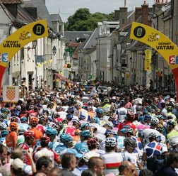 　7月に開催されたツール・ド・フランスで、沿道の市町村が行う歓迎のためのデコレーションの優劣を競う「コンクール・ド・デコラシオン」が発表され、アンドル県のバタンが優勝した。2位サンウー、3位イズデュンともにアンドル県で、3位までを独占した。