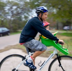 サイクリングが楽しめる自転車用チャイルドシート「セーフTシート」発売