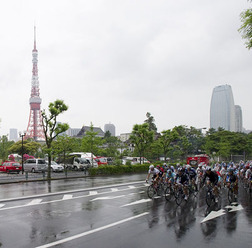 　第14回ツアー・オブ・ジャパン東京ステージが5月23日、東京都の大井ふ頭周回コースで行なわれ、イタリアのクラウディオ・クチノッタ（28＝デローザ・スタックプラスチック）が区間優勝。同チームのクリスティアーノ・サレルノ（25＝イタリア）が総合優勝した。区間2位