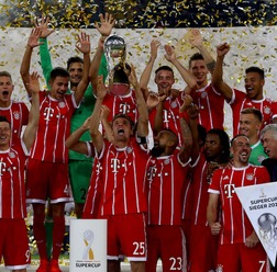 ドイツ・スーパーカップ優勝を果たしたバイエルン・ミュンヘン（2017年8月5日）