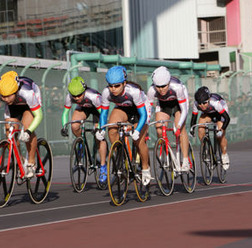 　日本自転車競技連盟などがロンドンオリンピックを目指す女子選手を発掘するプロジェクトを始動させた。同五輪から女子の自転車トラック競技種目が増えることになり、その逸材を育成することがねらい。なかでも女子ケイリンは最も強化していきたいポイントだ。自転車競