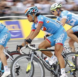 　フランスのBBoxブイグテレコムに所属する新城幸也（あらしろ・ゆきや＝25）が世界最大の自転車レース、ツール・ド・フランスに2年連続で完走を果たした。日本勢で2度の完走は初。チームの区間2勝とチームメートの山岳賞獲得に貢献しただけでなく、平坦ステージのゴー