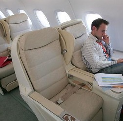 日本代表が乗る飛行機の「座席」はこんな感じ