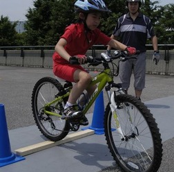 　国内外で開催される自転車レースやイベントなどの日程を掲載した「大会・イベントカレンダー」が更新されました。
　各イベントの内容（カテゴリー）、開催日や開催地、募集期間などがひと目で分かるとともに、興味のあるイベントがあれば直接大会ホームページを訪問