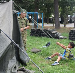 自衛隊施設内でキャンプ！「親と子のアウトドアキャンプ」8月開催