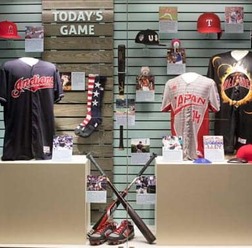 左上には大谷翔平のキャップが展示されている【写真提供：Milo Stewart Jr./National Baseball Hall of Fame.】