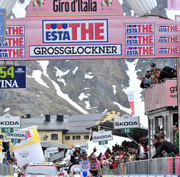　ジロ・デ・イタリアは5月20日、イタリアのスピリンベルゴからオーストリアのグロスグロックナーまでの167kmで第13ステージが行われ、首位のアルベルト・コンタドール（28＝スペイン、サクソバンク・サンガード）がアンドローニジョカットーリのホセ・ルハノ（29＝ベネ
