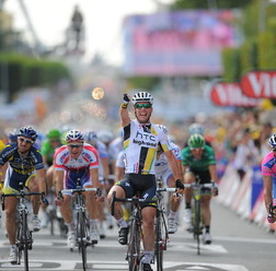 　ツール・ド・フランスは7月8日、ルマン～シャトールー間の218kmで第7ステージが行われ、HTC・ハイロードのマーク・カベンディッシュ（26＝英国）がゴール勝負を制して第5ステージに続く区間勝利を挙げた。大会通算17勝目。