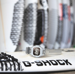 プロサーファー五十嵐カノアのシグネチャーモデルG-SHOCK「GLX-5600KI」発売