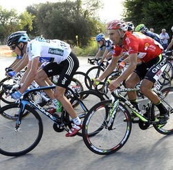 　ブエルタ・ア・エスパーニャは9月8日、ソラレス～ノハ間の174.6kmで第18ステージが行われ、フランチェスコ・ガバッツィ（27＝イタリア、ランプレ・ISD）がクリストフ・バンドワル（26＝ベルギー、クイックステップ）を制して初優勝した。