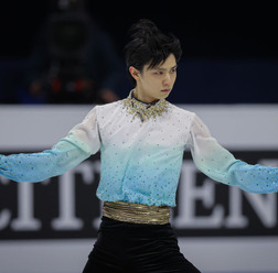 羽生結弦、ショートプログラムの世界最高得点を更新　「これまでの『バラード第1番』のなかで一番良かった」