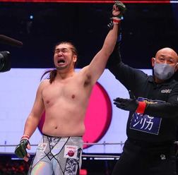 【格闘技／RIZIN.33】シバター、今年も腕十字で元K－1王者に一本勝ち　「俺が負けると思っただろ、ざまぁみろ」