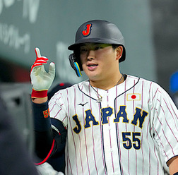 【プロ野球】村上宗隆の2年連続トリプル・クラウンはあるか…　歴代三冠王たちから読み解く