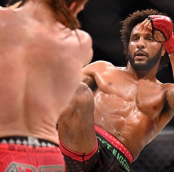 【RIZIN.40】「日本でサッカーキックをぶち込むのが夢だった」Bellatorの猛者、AJ・マッキーが語る“日本愛”