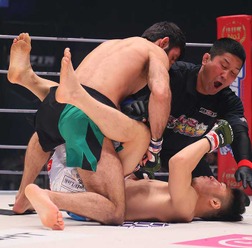 【RIZIN.41】“最速23秒殺”大阪大会は前半戦からKO祭り　メイン「皇治vs.芦澤竜誠」に期待する因縁のどつきあい