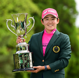 【女子ゴルフ】岩井明愛が逆転で初優勝、双子Vはツアー史上初　KKT杯バンテリンレディス最終日