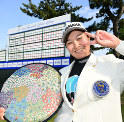 【女子ゴルフ】ルーキー神谷そら、ツアー8戦目で歓喜の初優勝　フジサンケイレディスクラシック最終日