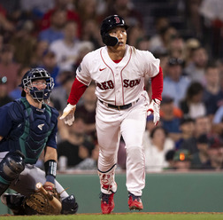 【MLB】吉田正尚、フェン直先制三塁打にフェン越え勝ち越し二塁打と3打点の大活躍でチームの連敗止めた