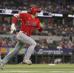 【MLB】大谷翔平、181キロ・ツーベース含む2安打3四球1盗塁で全打席出塁　10戦連続ヒットでエ軍3連勝牽引