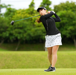 【女子ゴルフ】菊地絵理香が単独首位守る、1打差に小祝さくら、宮澤美咲 ミネベアミツミ レディス2日目