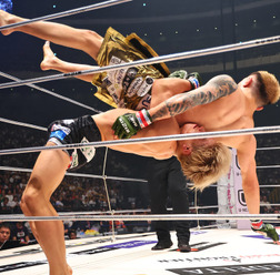 【超RIZIN2】“朝倉未来の弟子”ヒロヤ、伊藤裕樹に大健闘　ジャーマンスープレックスなど見舞い会場から大歓声　「気持ちの強さが伝わった」