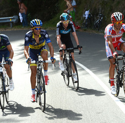 　ブエルタ・ア・エスパーニャは8月20日、ファウスティノ～エイバル間で第3ステージが行われ、モビスターのアレハンドロ・バルベルデ（32＝スペイン）が優勝。総合成績でもチームメートのホナタン・カストロビエホ（25＝スペイン）に代わって首位に立った。