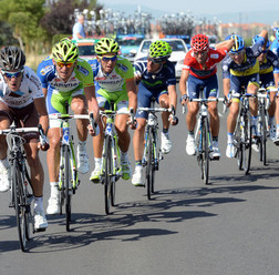 　ブエルタ・ア・エスパーニャは8月21日、バラカルド～エスタジオン・ド・バルデスカライ間で第4ステージが行われ、オリカ・グリーンエッジのサイモン・クラーク（26＝オーストラリア）が優勝した。