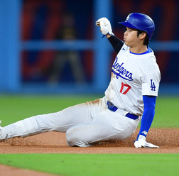 【MLB】「ショウヘイを傷つけないで」大谷翔平、今季11個目の盗塁成功　牽制が“左足直撃”も怯まず